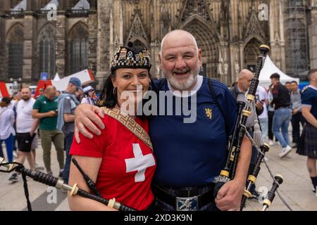 UEFA EURO 2024 - Musik und Fans am Matchday Schottland - Schweiz in Köln 19.06.2024 Die schottische Band The Tartan Army auf dem Roncalliplatz vor dem Kölner Dom Köln Innenstadt Nordrhein-Westfalen Deutschland *** UEFA EURO 2024 musica e tifosi nella partita Scozia Svizzera a Colonia 19 06 2024 lo scozzese band The Tartan Army su Roncalliplatz di fronte alla cattedrale di Colonia centro città di Colonia Renania settentrionale-Vestfalia Germania Copyright: xBonn.digitalx/xMarcxJohnx Foto Stock