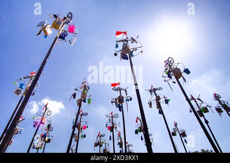 17 agosto 2009, Giacarta, Indonesia: Panjat Pinang o Gavy Pole Climbing, una celebrazione della Giornata dell'Indipendenza ad Ancol, Giacarta, Indonesia. Foto Stock