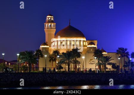 Geografia / viaggi, Arabia Saudita, Moschea Jawzaa al-Qahtani alla Corniche all'ultimo giorno, DIRITTI AGGIUNTIVI-CLEARANCE-INFO-NON-DISPONIBILI Foto Stock