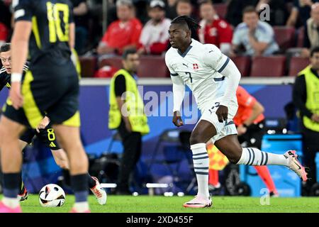 Breel Embolo (7) della Svizzera nella foto di una partita di calcio tra le squadre nazionali di Scozia e Svizzera nella seconda giornata del gruppo A nella fase a gironi del torneo UEFA Euro 2024 , mercoledì 19 giugno 2024 a Colonia , Germania . FOTO SPORTPIX | David Catry Foto Stock