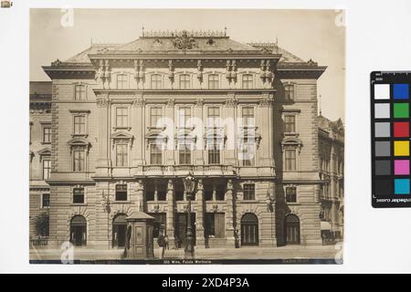 1., Schwarzenbergplatz 17 (ehem. Nr. 6) - Wertheimpalais Josef Wlha (1842-1918), fotografo TimTom, palais/Palace, illuminazione stradale, posa passante, casa combinata con negozio, cartello, con persone, Palais Wertheim, Schwarzenbergplatz intorno al 1890 Foto Stock