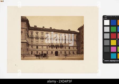 1), Schwarzenbergplatz 2 (ehem. Schwarzenbergstraße 15) - Palais Wiener Michael Frankenstein & Comp. (1843—1918), studio fotografico TimTom, palais/Palace, veicolo a quattro ruote, trainato da animali, ad esempio: cabina, carrozza, pullman, illuminazione stradale, Schwarzenbergplatz, Palais Wiener von Welten intorno al 1875 Foto Stock