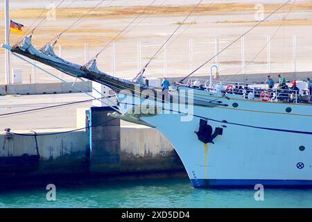 Un albatross Figurehead della nave da addestramento navale tedesca Gorch Fock, la quinta versione realizzata in fibra di carbonio, a seguito della perdita dei quattro precedenti. Foto Stock