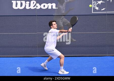 Victor Ruiz e Lucas Bergamini gareggiano nel Round of 16 della BNL Italia Major Premier Padel al foro Italico di Roma il 20 luglio 2024 Foto Stock