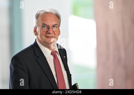 Berlino, Germania 20. Giu 2024: Besprechung Bundeskanzler mit den Regierungschefinnen und Regierungschefs der Länder - 20.06.2024 Im Bild: Reiner Haseloff, Ministerpräsident des Landes Sachsen-Anhalt CDU *** Berlino, Germania 20 giugno 2024 incontro tra il Cancelliere federale e i capi di Stato 20 06 2024 nella foto Reiner Haseloff, Ministro Presidente della Sassonia-Anhalt CDU Copyright: xFotostandx/xReuhlx Foto Stock