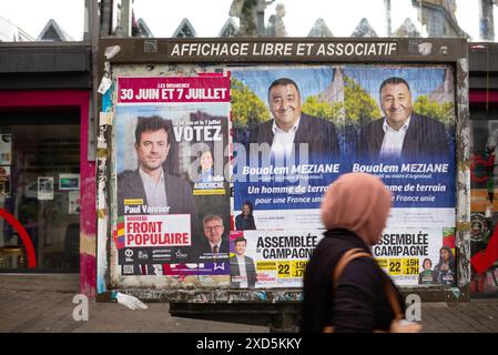 Parigi, Francia. 20 giugno 2024. Manifesti e volantini per le elezioni legislative a Parigi, in Francia, il 20 giugno 2024. Foto di Pierrick Villette/ABACAPRESS. COM credito: Abaca Press/Alamy Live News Foto Stock