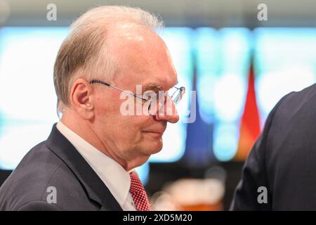 Berlino, Germania 20. Giu 2024: Besprechung Bundeskanzler mit den Regierungschefinnen und Regierungschefs der Länder - 20.06.2024 Im Bild: Reiner Haseloff, Ministerpräsident des Landes Sachsen-Anhalt CDU *** Berlino, Germania 20 giugno 2024 incontro tra il Cancelliere federale e i capi di Stato 20 06 2024 nella foto Reiner Haseloff, Ministro Presidente della Sassonia-Anhalt CDU Copyright: xFotostandx/xReuhlx Foto Stock