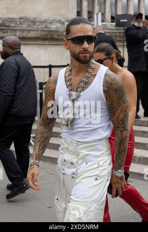 Maluma le rappeur colombien, Bloody Osiris le styliste faisaient parti des nombreux invités du show Rick Owens au palais de tokyo Foto Stock