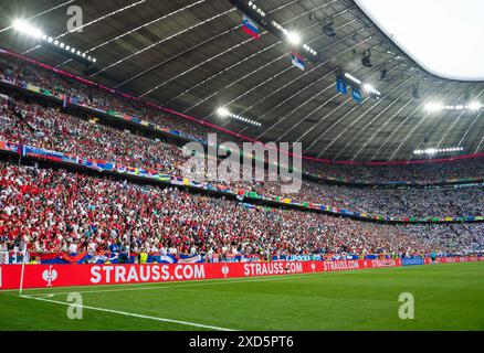 Uebersicht im Stadion, UEFA EURO 2024 - gruppo C, Slovenia vs Serbia, Fussball Arena Muenchen AM 20. Giugno 2024 a Monaco, Germania. Foto von Silas Schueller/DeFodi Images Vista interna generale dello stadio, UEFA EURO 2024 - gruppo C, Slovenia vs Serbia, Monaco di Baviera Football Arena il 20 giugno 2024 a Monaco di Baviera, Germania. Foto di Silas Schueller/DeFodi immagini Defodi-738 738 SVNSRB 20240620 280 *** Uebersicht im Stadion, UEFA EURO 2024 gruppo C, Slovenia vs Serbia, Fussball Arena Muenchen am 20 giugno 2024 a Muenchen, Germania foto di Silas Schueller DeFodi immagini Vista generale interna dello stadio, Foto Stock