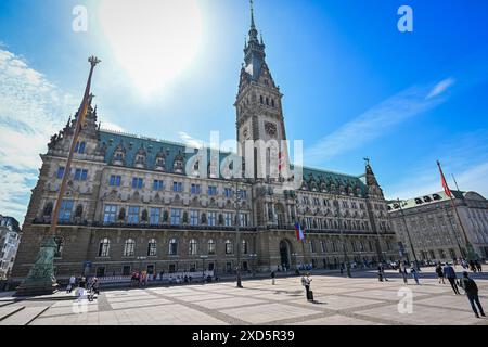 Hamburk, Germania. 20 giugno 2024. L'edificio del municipio, dove Christoph Holstein, Consigliere di Stato del Ministero dell'interno e dello Sport della città di Amburgo, ha ricevuto i rappresentanti della nazionale ceca di calcio durante il Campionato europeo UEFA Euro 2024, ad Amburgo, in Germania, il 20 giugno 2024. Crediti: Vit Simanek/CTK Photo/Alamy Live News Foto Stock