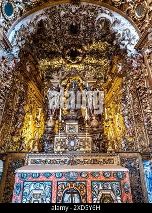 Interno della cattedrale di Faro, cattedrale se a Faro, Algarve in Portogallo. Con pareti finemente decorate con piastrelle azulejos. Foto Stock