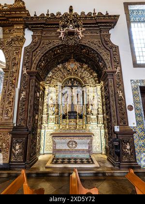 Interno della cattedrale di Faro, cattedrale se a Faro, Algarve in Portogallo. Con pareti finemente decorate con piastrelle azulejos. Foto Stock