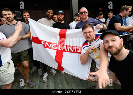 LONDRA, REGNO UNITO. 20 giugno 24. The England Fans durante 4the Fans fan Park a Greenwich allo Studio 388, Greenwich giovedì 20 giugno 2024. LONDRA, INGHILTERRA. Crediti: Taka G Wu/Alamy Live News per 4the Fans fan Park di Greenwich Foto Stock