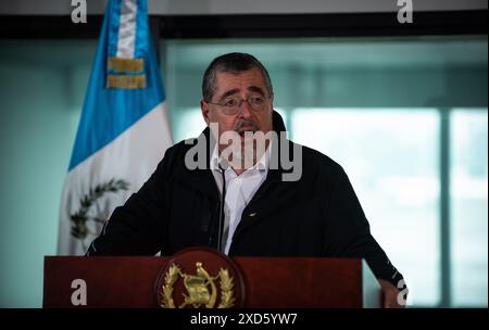 Città del Guatemala, città del Guatemala, Guatemala. 20 giugno 2024. Il Presidente BERNARDO AREVALO interviene su diversi argomenti, tra cui la nomina del nuovo Direttore dell'Aeronautica civile e la visita del presidente dell'Honduras, XIOMARA CASTRO. (Immagine di credito: © Fernando Chuy/ZUMA Press Wire) SOLO PER USO EDITORIALE! Non per USO commerciale! Foto Stock