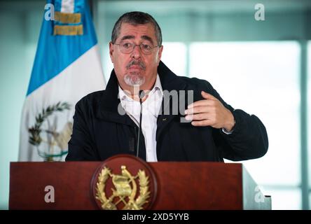 Città del Guatemala, città del Guatemala, Guatemala. 20 giugno 2024. Il Presidente BERNARDO AREVALO interviene su diversi argomenti, tra cui la nomina del nuovo Direttore dell'Aeronautica civile e la visita del presidente dell'Honduras, XIOMARA CASTRO. (Immagine di credito: © Fernando Chuy/ZUMA Press Wire) SOLO PER USO EDITORIALE! Non per USO commerciale! Foto Stock