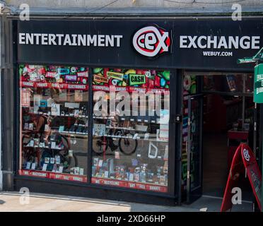 Penzance, Regno Unito - 19 luglio 2022 - la facciata del CEX in Market Jew Street Foto Stock