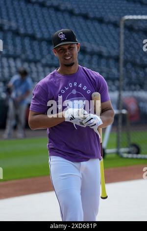 Denver, Colorado, Stati Uniti. 19 giugno 2024. L'interbase dei Colorado Ezequiel Tovar (14) prima della partita tra i Los Angeles Dodgers e i Colorado Rockies tenutasi al Coors Field di Denver Co. David Seelig/Cal Sport medi. Crediti: csm/Alamy Live News Foto Stock