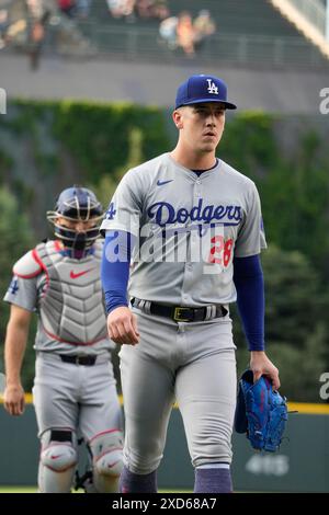 Denver, Colorado, Stati Uniti. 19 giugno 2024. Il lanciatore di Los Angeles Bobby Miller (28) prima della partita tra Los Angeles Dodgers e Colorado Rockies disputata al Coors Field di Denver Co. David Seelig/Cal Sport medi. Crediti: csm/Alamy Live News Foto Stock