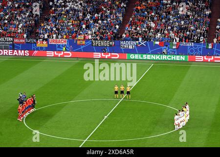 GELSENKIRCHEN - minuto di silenzio in memoria di Gerhard Aigner durante la partita UEFA EURO 2024 del gruppo B tra Spagna e Italia all'Arena AufSchalke il 20 giugno 2024 a Gelsenkirchen, Germania. ANP | Hollandse Hoogte | Gerrit van Keulen Foto Stock