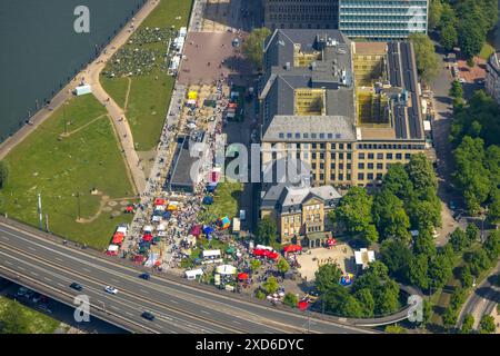 Vista aerea, il giorno di maggio, il raduno del giorno di maggio, la Cancelleria di Stato della Renania settentrionale-Vestfalia, la passeggiata sul Reno Mannesmannufer sotto il Rheinkniebrücke, gli ospiti e. Foto Stock