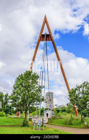 Passerelle fil d'ariane, moderno ponte pedonale sospeso lungo 235 metri sul fiume Cher - Tours, Indre-et-Loire (37), Francia. Foto Stock