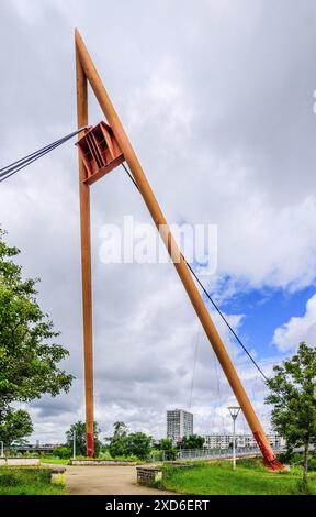 Passerelle fil d'ariane, moderno ponte pedonale sospeso lungo 235 metri sul fiume Cher - Tours, Indre-et-Loire (37), Francia. Foto Stock