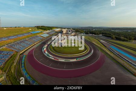 Il circuito automobilistico di Hungaroring è il più grande circuito automobilistico ungherese per gli sport motoristici. C'è nella città di Mogyorod vicino a Budapest. Foto Stock