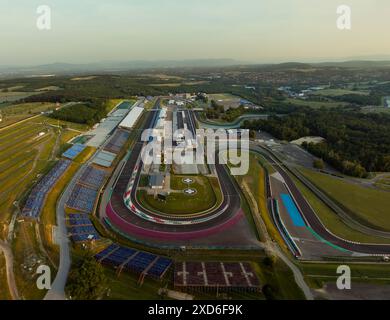 Il circuito automobilistico di Hungaroring è il più grande circuito automobilistico ungherese per gli sport motoristici. C'è nella città di Mogyorod vicino a Budapest. Foto Stock