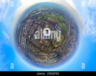 Vista aerea, stadio Veltins-Arena Bundesliga del FC Schalke 04 con tetto aperto e parcheggio riempito, tifosi di calcio allo stadio, Berger Feld, Erle, Foto Stock