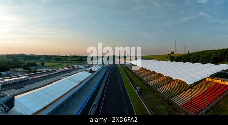 Il circuito automobilistico di Hungaroring è il più grande circuito automobilistico ungherese per gli sport motoristici. C'è nella città di Mogyorod vicino a Budapest. Foto Stock