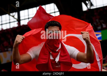 Tifoso della Turchia durante la partita di calcio Euro 2024 del gruppo F tra Turchia e Georgia una sessione di allenamento della squadra italiana al BVB Stadion di Dortmund (Germania), 18 giugno 2024. Foto Stock