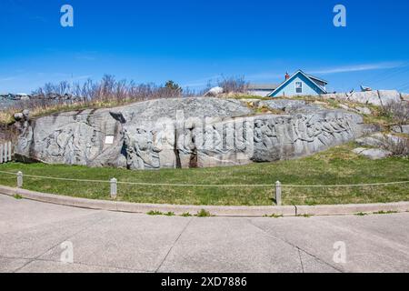 Scultura in granito scolpito presso il Fisherman's Monument a Peggy's Cove, nuova Scozia, Canada Foto Stock