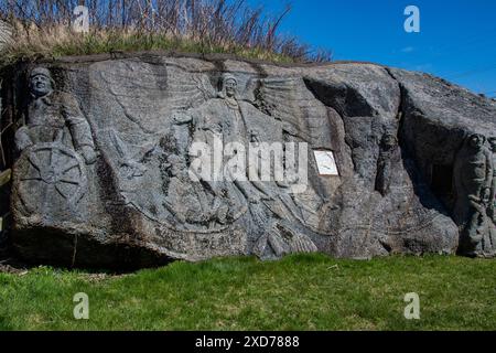 Scultura in granito scolpito presso il Fisherman's Monument a Peggy's Cove, nuova Scozia, Canada Foto Stock