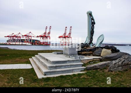 Ancora da HMCS Bonaventure esposta al Point Pleasant Park di Halifax, nuova Scozia, Canada Foto Stock