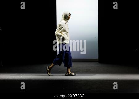 Parigi, Francia 20/06/2024, Parigi, Frankreich. 20 giugno 2024. BLUEMARBLE Runway Primavera/Estate 2025 durante la Paris Fashion Week Menswear il 2024 giugno - Parigi, Francia 20/06/2024 credito: dpa/Alamy Live News Foto Stock