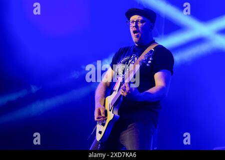 Newport, Regno Unito. 20 giugno 2024. Il chitarrista Sam Wilcox si esibisce con la RPJ Band dal vivo sul palco dell'Isle of Wight Festival. (Foto di Dawn Fletcher-Park/SOPA Images/Sipa USA) credito: SIPA USA/Alamy Live News Foto Stock