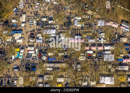 Vista aerea, Gelsentrödel, mercato delle pulci, mercato delle pulci presso la pista per trotto, bancarelle, Feldmark, Gelsenkirchen, zona della Ruhr, Renania settentrionale-Vestfalia, Germania Foto Stock