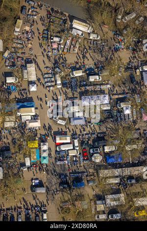 Vista aerea, Gelsentrödel, mercato delle pulci, mercato delle pulci presso la pista per trotto, bancarelle, Feldmark, Gelsenkirchen, zona della Ruhr, Renania settentrionale-Vestfalia, Germania Foto Stock