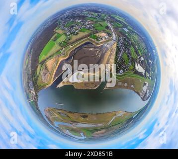 Vista aerea, estuario del nuovo Emscher e fiume Reno, ponte blu Hagelstraße, diga di Emscher con diga rotta all'estuario dell'Emscher e distrutta r Foto Stock