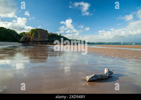 Pomeriggio estivo a South Beach a Tenby, Pembrokeshire, Galles. Foto Stock