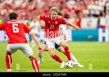 Francoforte, Germania. 20 giugno 2024. Morten Hjulmand (21 anni) danese visto durante la partita di UEFA Euro 2024 nel gruppo C tra Danimarca e Inghilterra al Deutsche Bank Park di Francoforte. Credito: Gonzales Photo/Alamy Live News Foto Stock