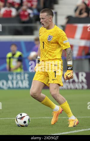 Il portiere inglese Jordan Pickford durante la partita di calcio UEFA Euro 2024, gruppo C, tra Danimarca e Inghilterra il 20 giugno 2024 al Deutsche Bank Park di Francoforte, Germania Foto Stock