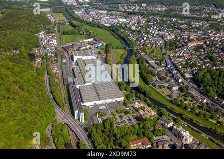 Vista aerea, stabilimento del gruppo Bilstein sul fiume Lenne, cantiere Im Weinhof, Hohenlimburg, Hagen, regione della Ruhr, Renania settentrionale-Vestfalia, Germania, A. Foto Stock