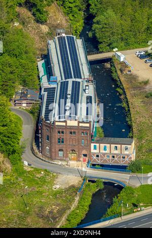 Vista aerea, vecchia fabbrica di viti Funcke e Hueck Hagen sul fiume Ennepe, convertita in un campus sanitario, Plessenstrasse, Altenhagen, Hagen, Foto Stock