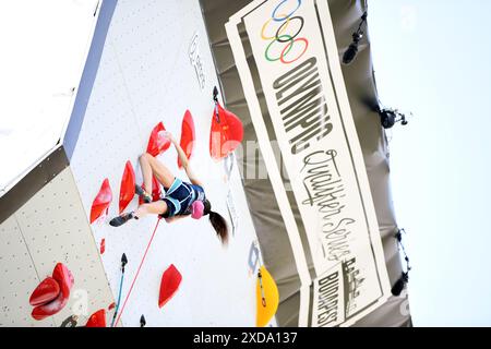 Budapest, Ungheria. 21 giugno 2024. L'Italia Laura Rogora gareggia durante la qualifica di testa del masso femminile e di testa dell'arrampicata sportiva alla Olympic Qualifier Series di Budapest, Ungheria, 21 giugno 2024. Crediti: Lian Yi/Xinhua/Alamy Live News Foto Stock