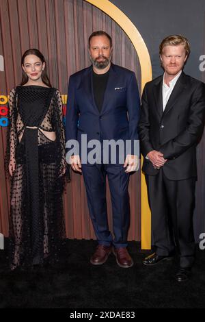 New York, Stati Uniti. 20 giugno 2024. Emma Stone, Yorgos Lanthimos e Jesse Plemons partecipano alla prima di New York al Museum of Modern Art di New York, New York, USA, il 20 giugno 2024. (Foto di Thenews2/NurPhoto) crediti: NurPhoto SRL/Alamy Live News Foto Stock