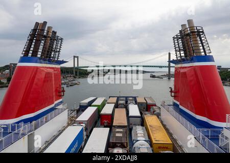 Il grande traghetto Stenaline parte dal porto di Eriksberg, Gothenburg, Svezia Foto Stock