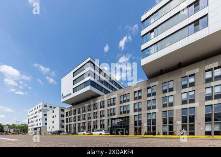 Klinikum Stuttgart mit Stuttgart Cancer Center SCC, Onkologisches Zentrum. Tumorzentrum Eva Mayr-Stihl. // 19.06.2024: Stoccarda, Baden-Württemberg, Deutschland, Europa *** Klinikum Stoccarda con Stoccarda Cancer Center SCC , Oncology Center Tumor Center Eva Mayr Stihl 19 06 2024 Stoccarda, Baden Württemberg, Germania, Europa Foto Stock