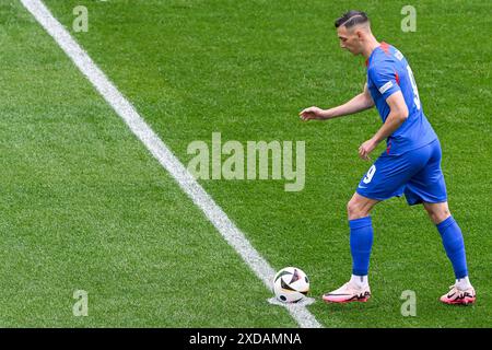 Dusseldorf, Germania. 21 giugno 2024. Robert Bozenik (9) della Slovacchia inizia la partita di calcio tra le squadre nazionali della Slovacchia e dell'Ucraina nella seconda giornata del gruppo e nella fase a gironi del torneo UEFA Euro 2024, venerdì 21 giugno 2024 a Dusseldorf, Germania . Crediti: Sportpix/Alamy Live News Foto Stock