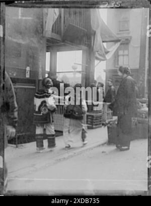 Un posto a Washington, Chinatown, San Francisco. Collezione fotografica Genthe. Foto Stock